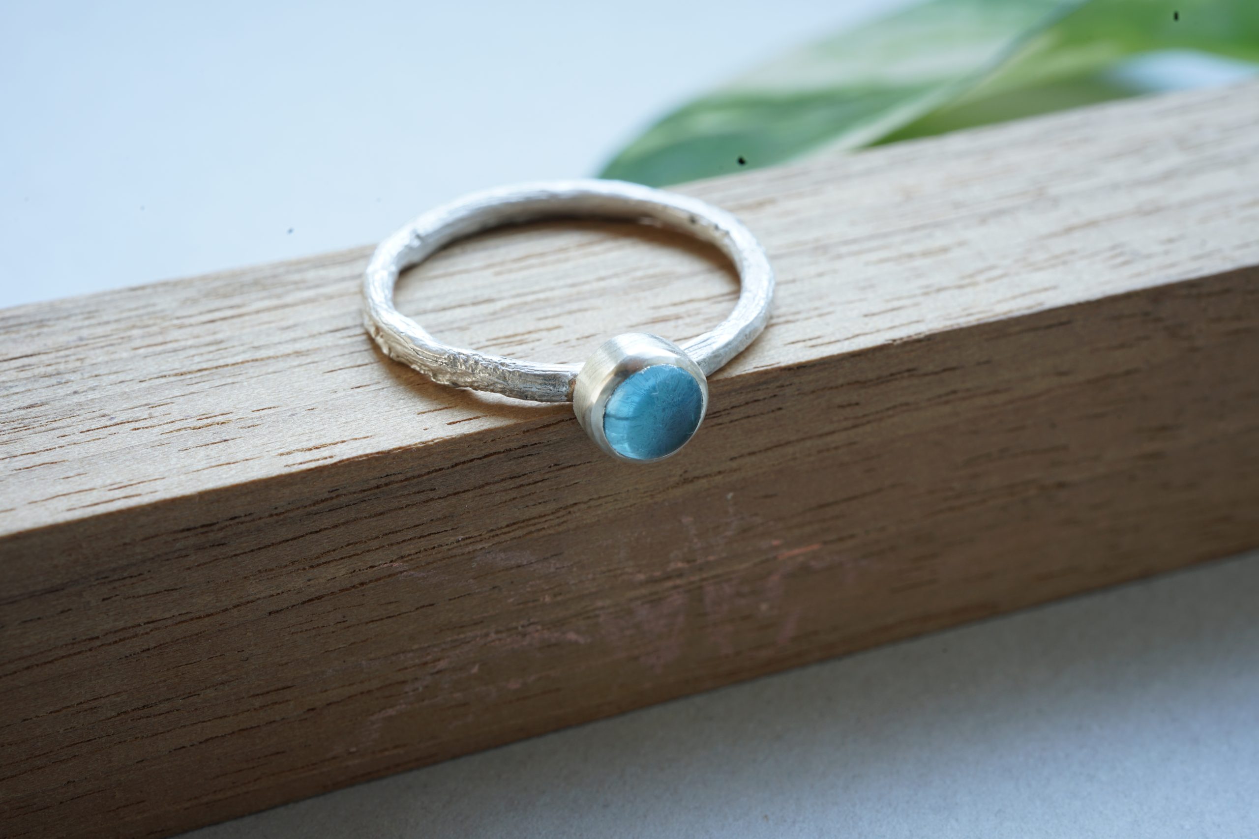 Anillo con cenizas y cabujón pequeño - Imagen 11