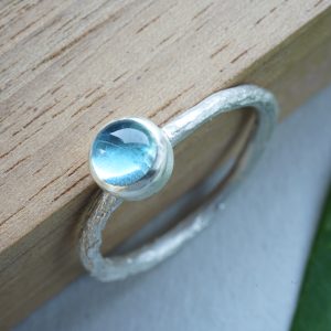 Anillo conmemorativo de cenizas en plata