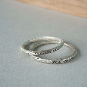 Alianzas de ramita en plata, con grabado laser