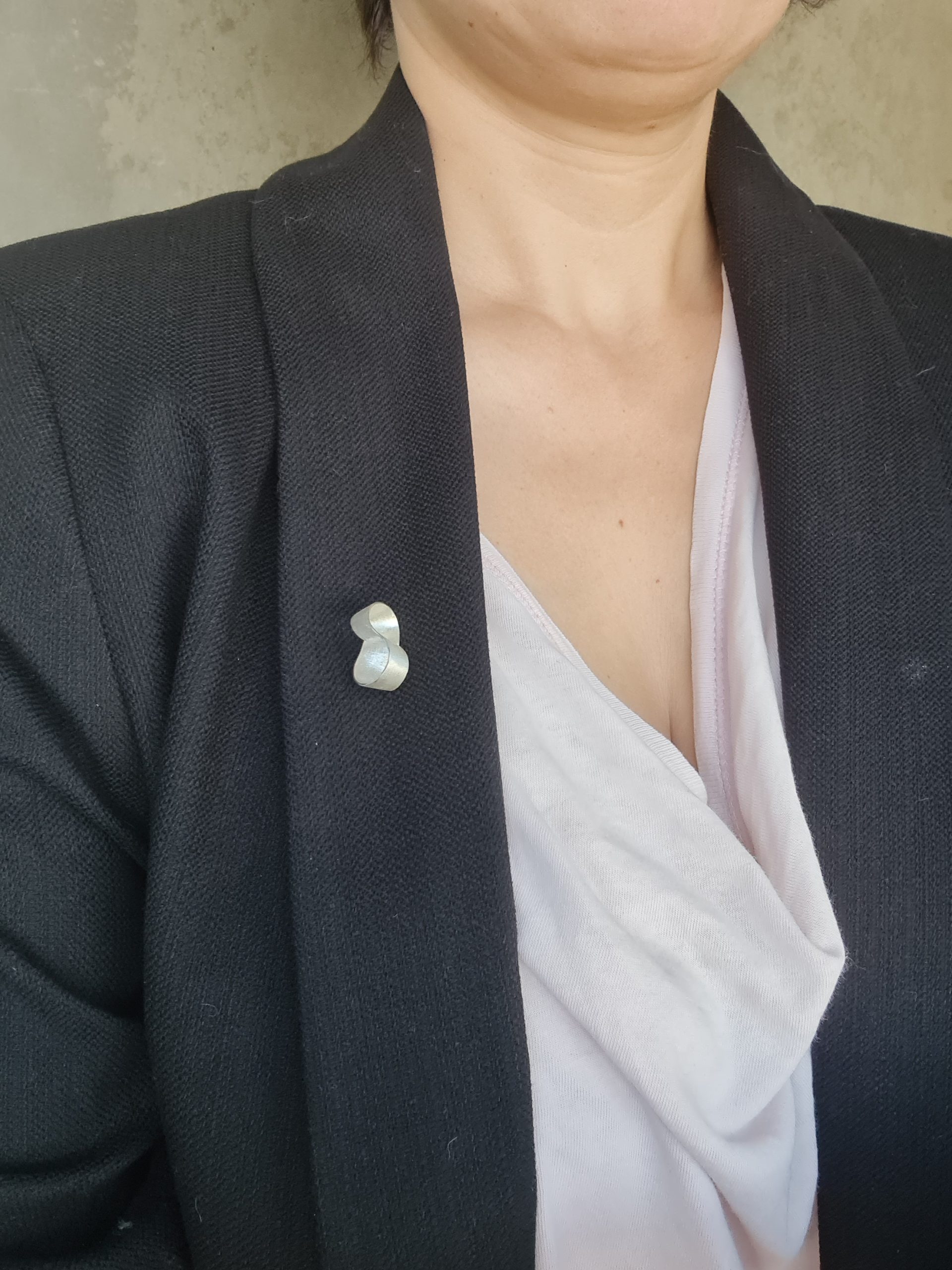 Pin Möbius para chaqueta 7 Pin Möbius para chaqueta - Imagen 4