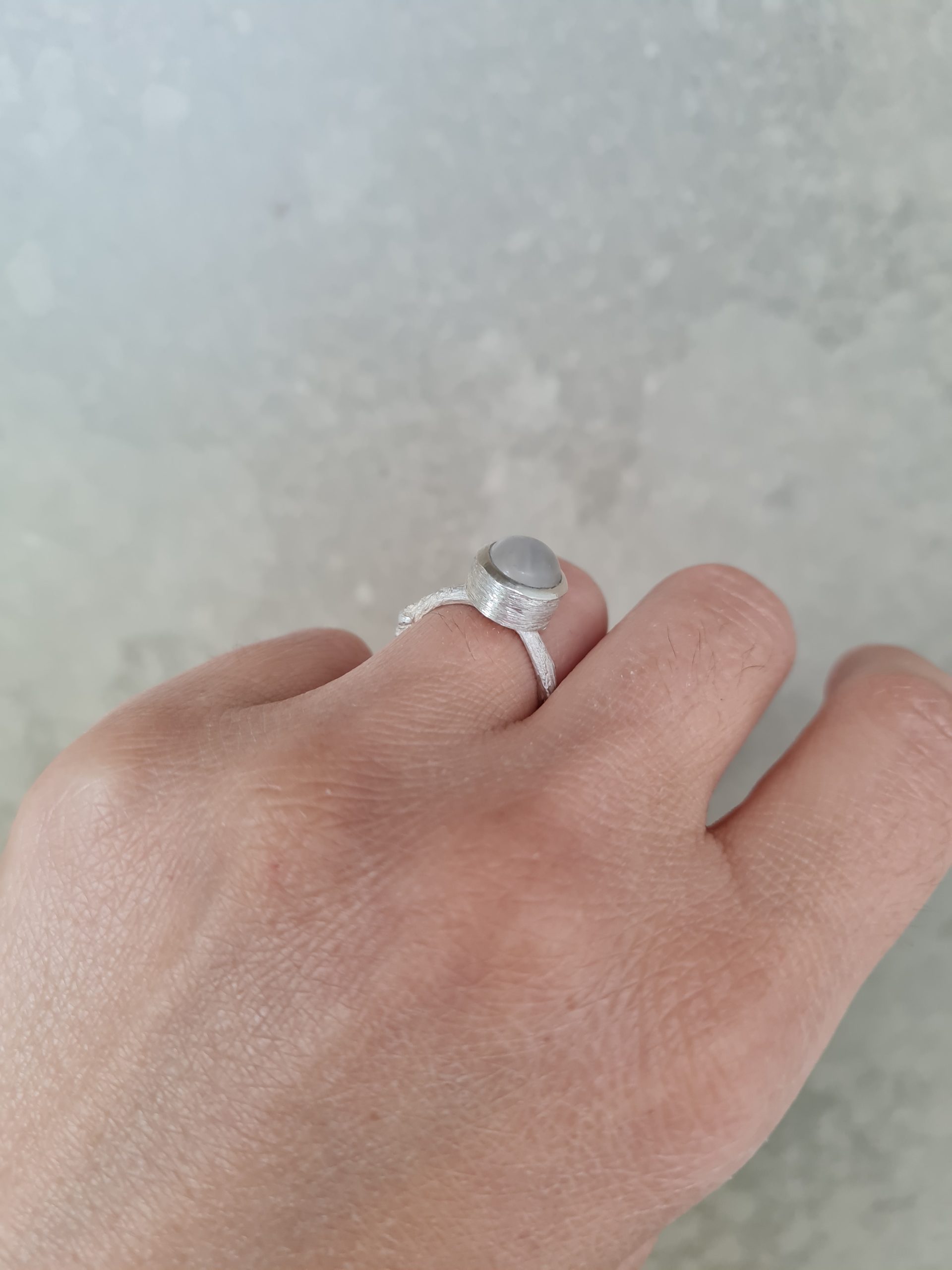 Anillo con cenizas y cabujón grande - Imagen 7