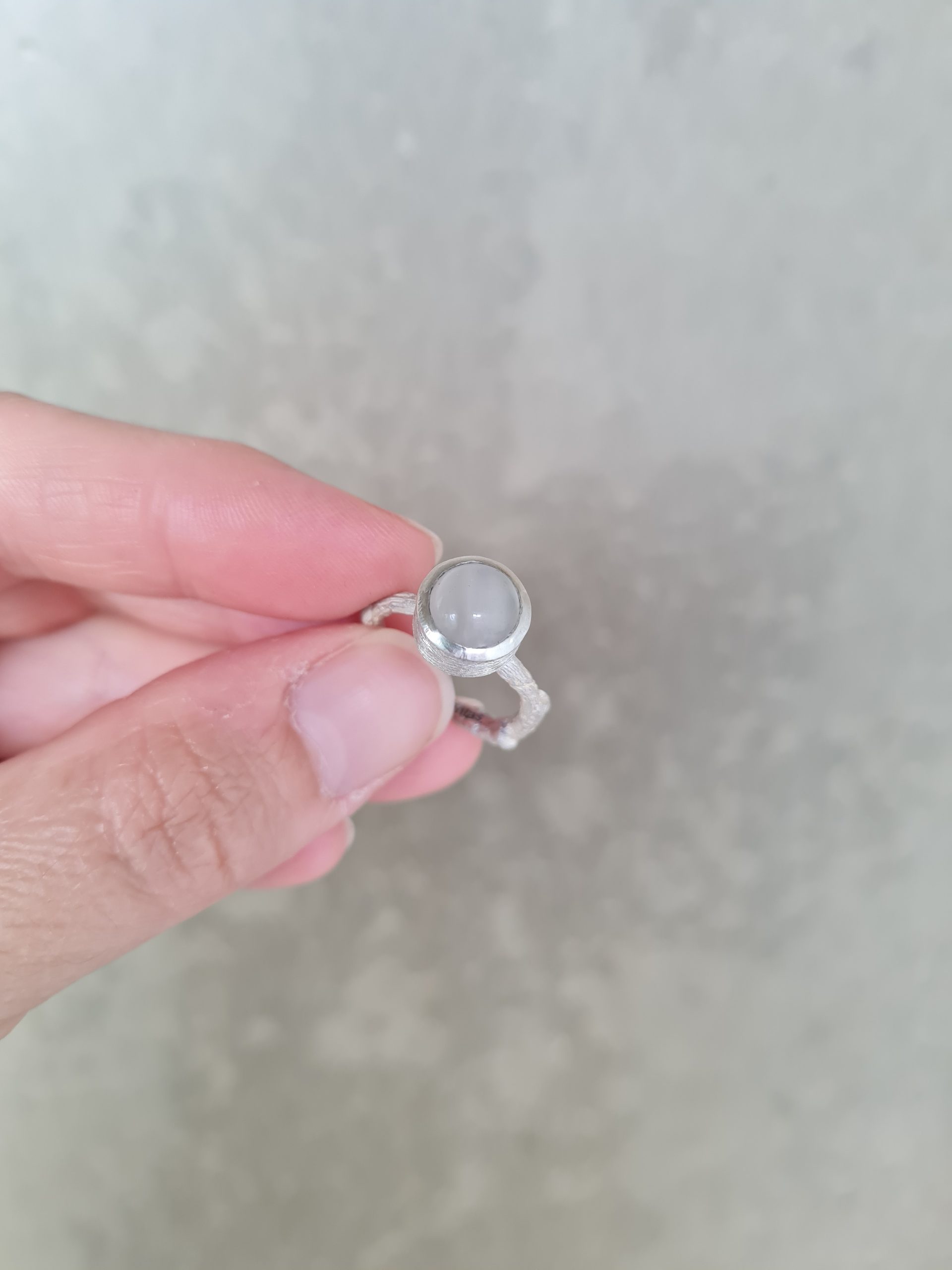 Anillo con cenizas y cabujón grande - Imagen 10