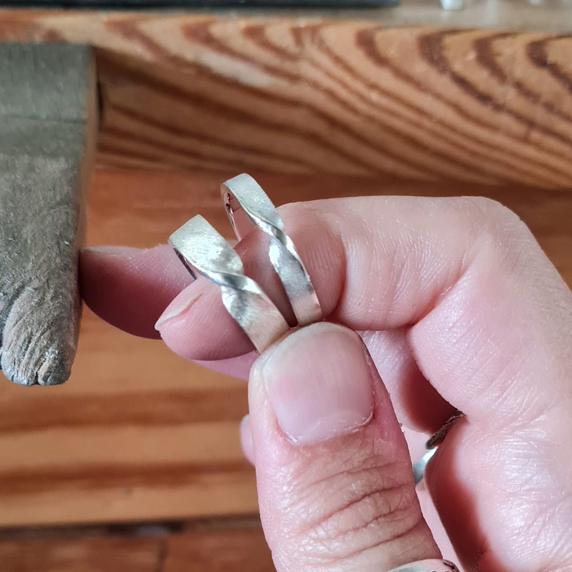 Anillo Möbius de plata 4 mm - Imagen 4