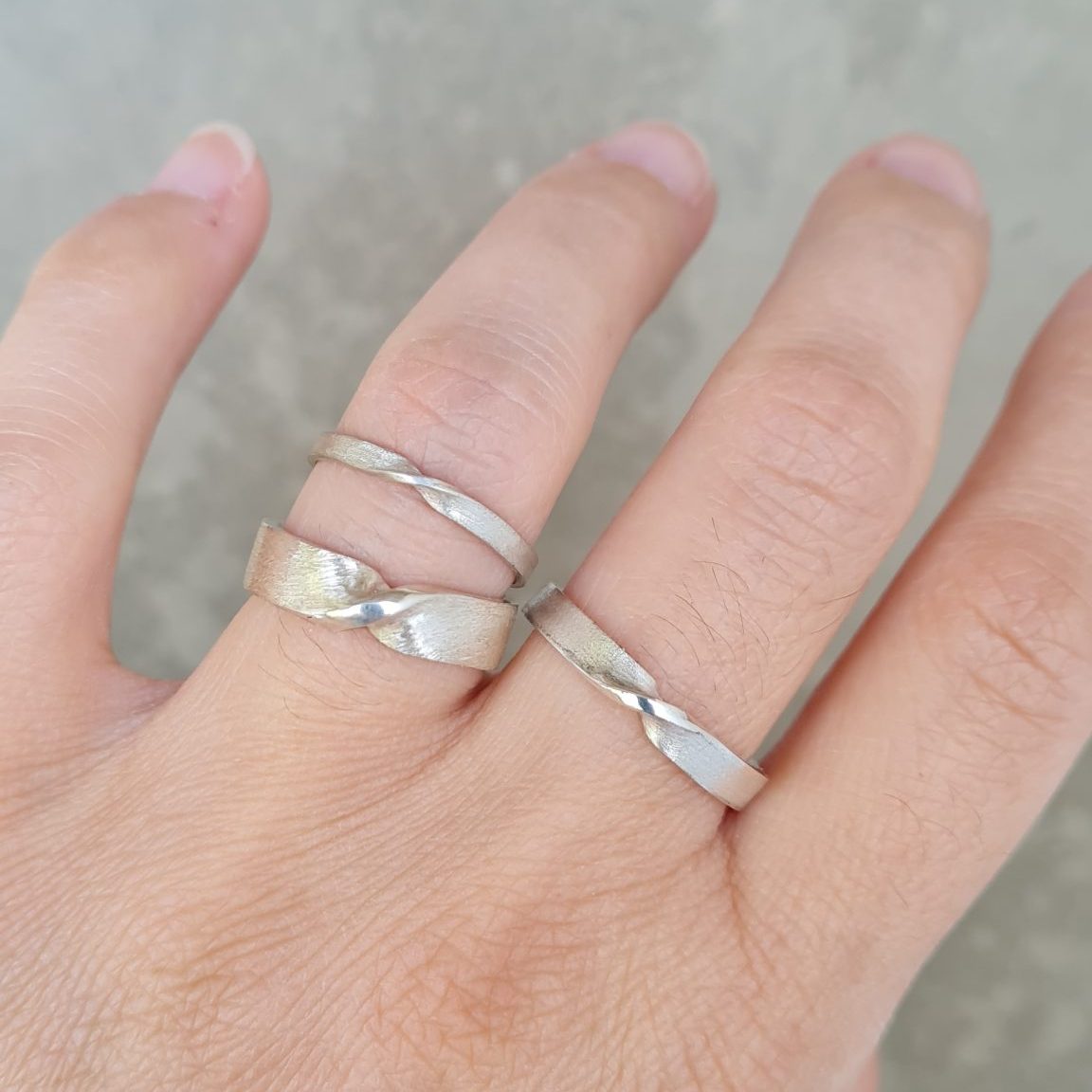 Anillo Möbius plata 4 mm hecho a mano – TessJewels