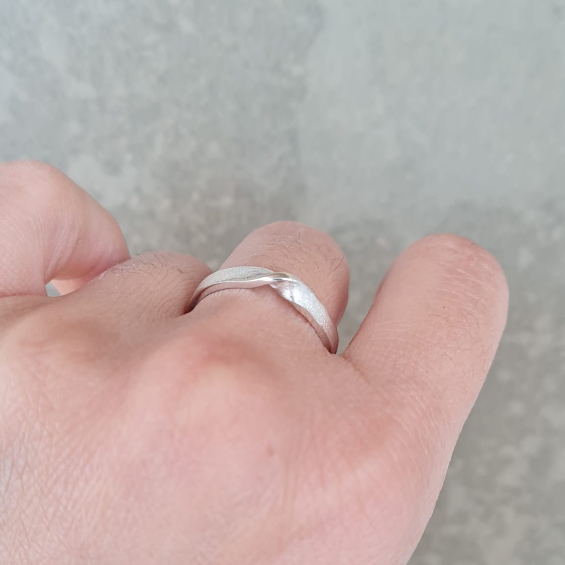 Anillo Möbius de plata 4 mm - Imagen 7