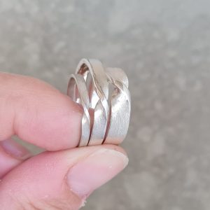 Anillo Möbius plata ancho 5 mm hecho a mano – TessJewels