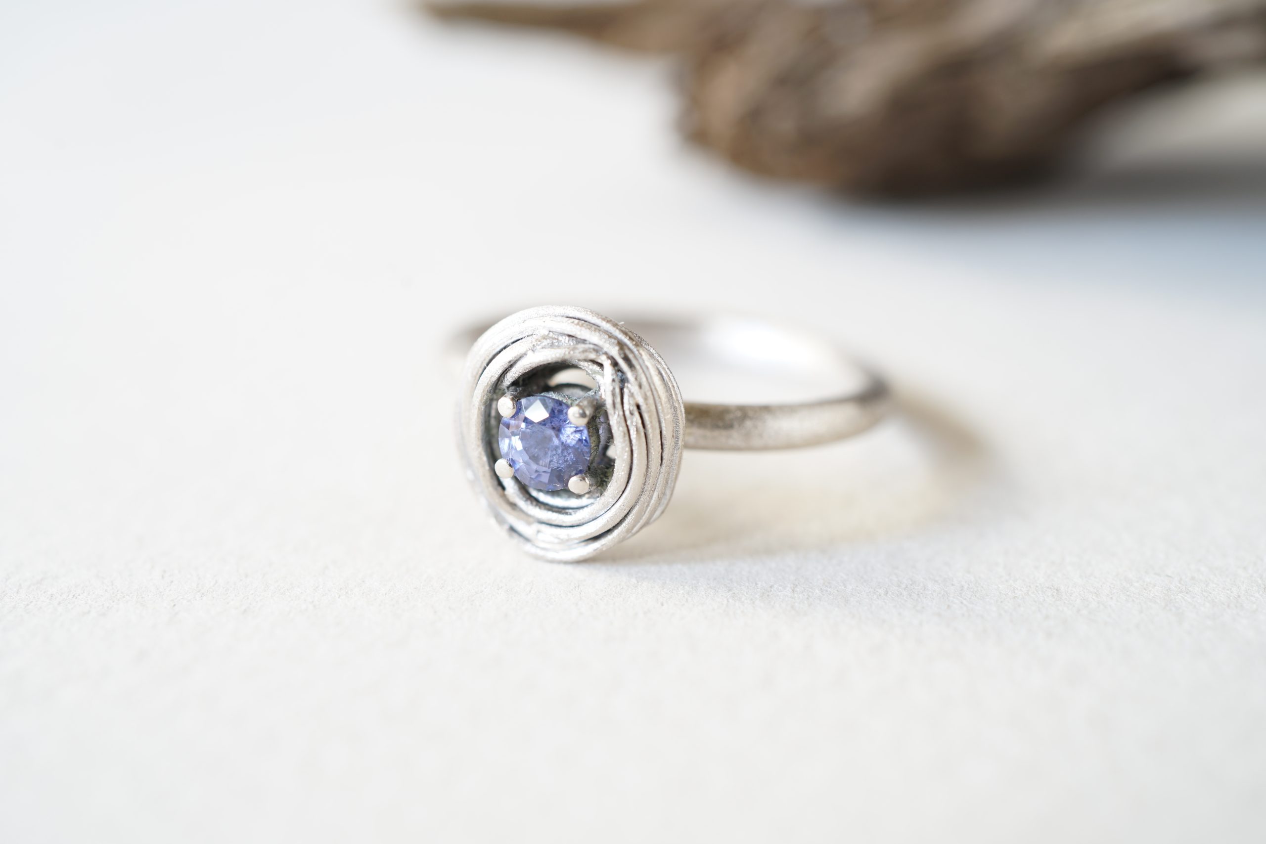 Anillo de Pedida en Oro Blanco reciclado