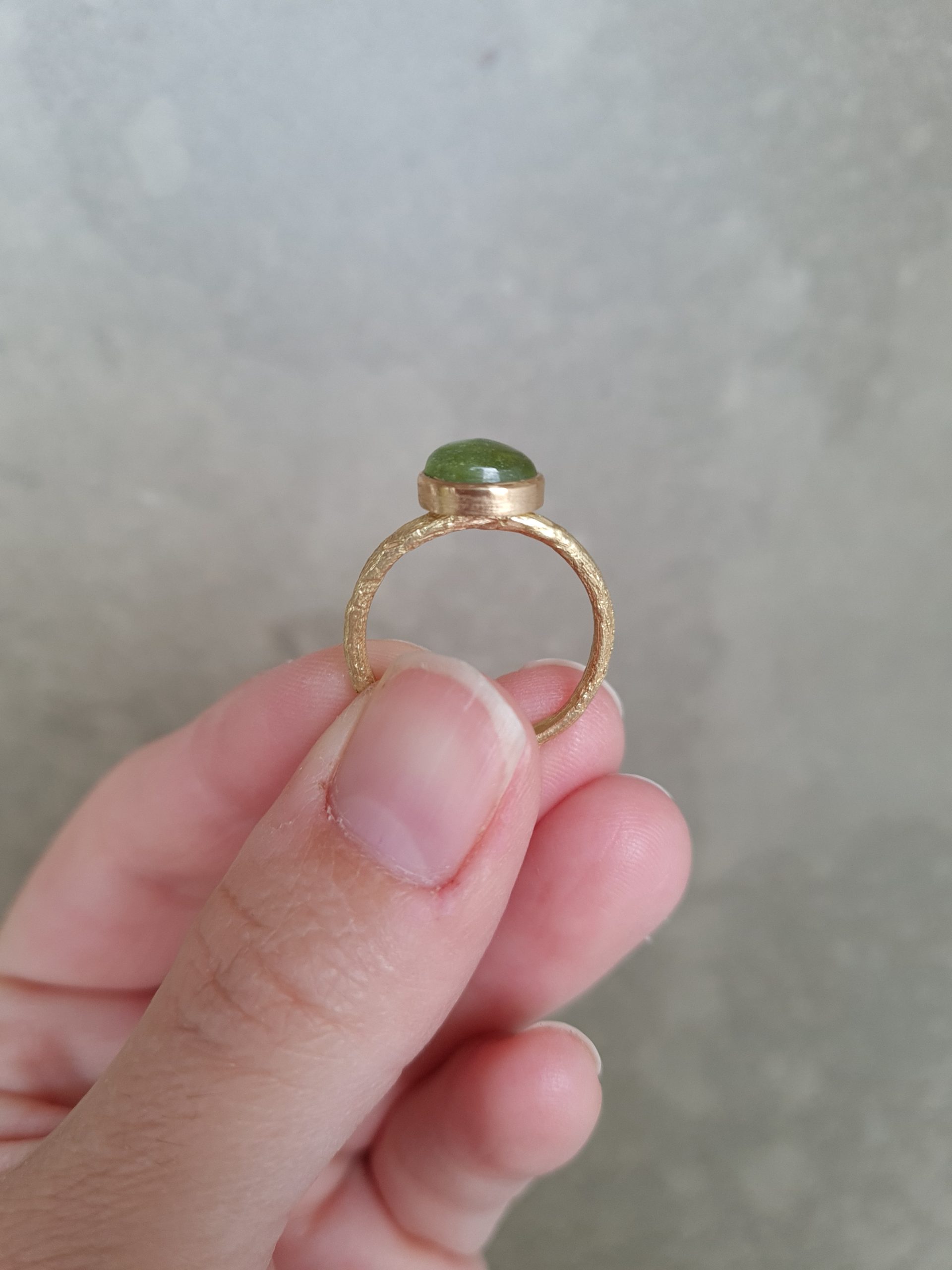 Anillo de oro 18k con cenizas y cabujón - Imagen 12