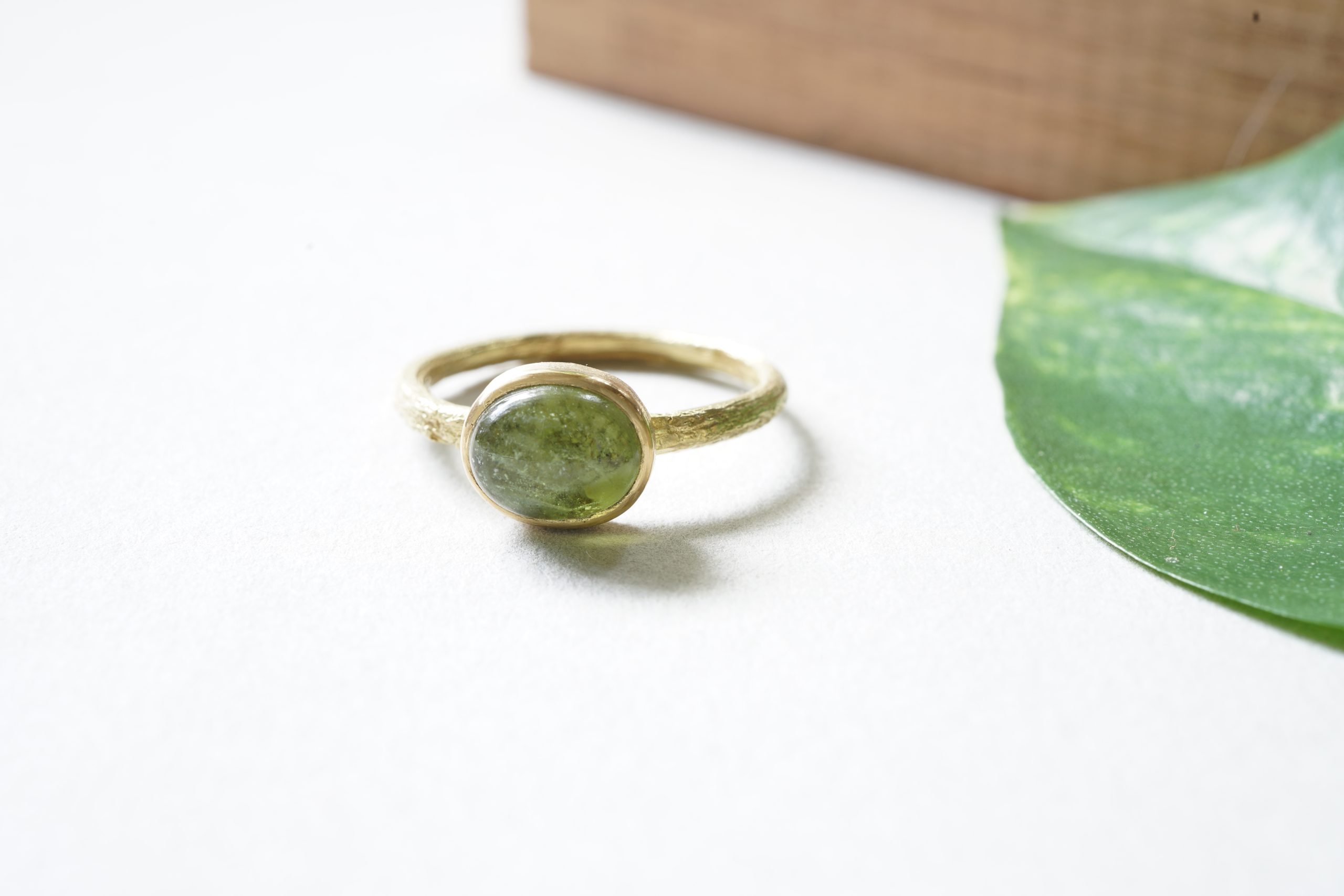 Anillo de oro 18k con cenizas y cabujón - Imagen 8