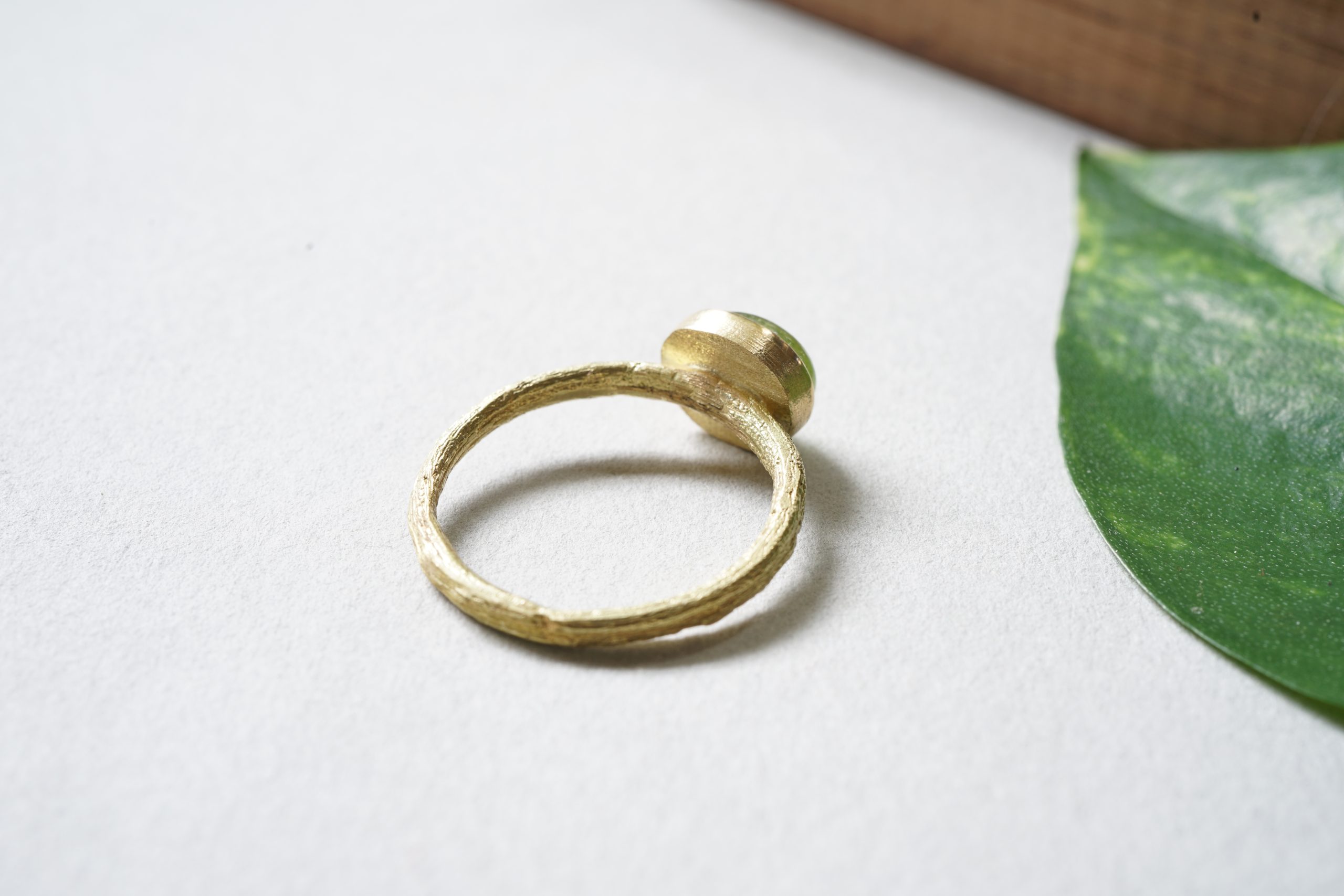 Anillo de oro 18k con cenizas y cabujón - Imagen 11
