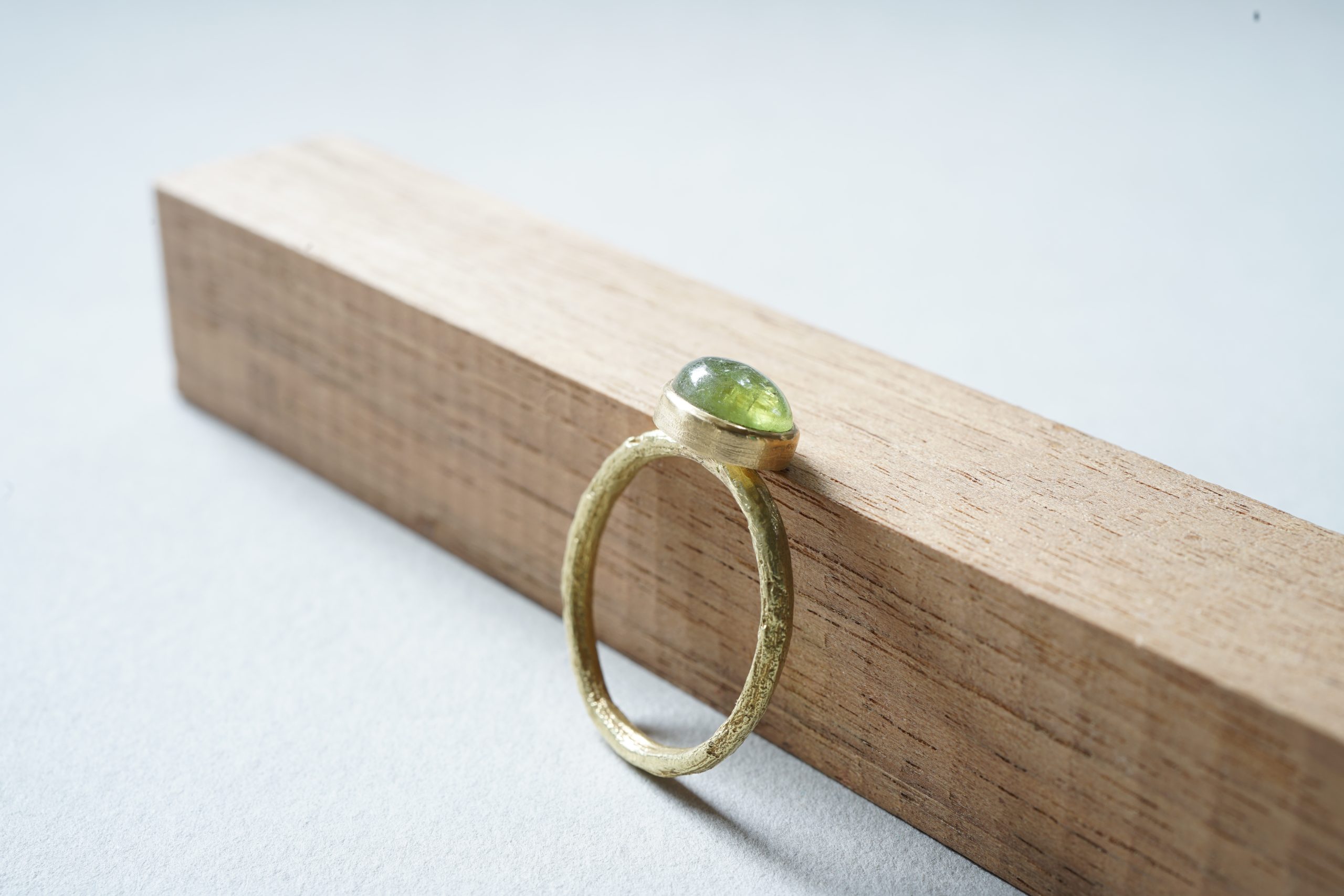 Anillo de oro 18k con cenizas y cabujón - Imagen 16