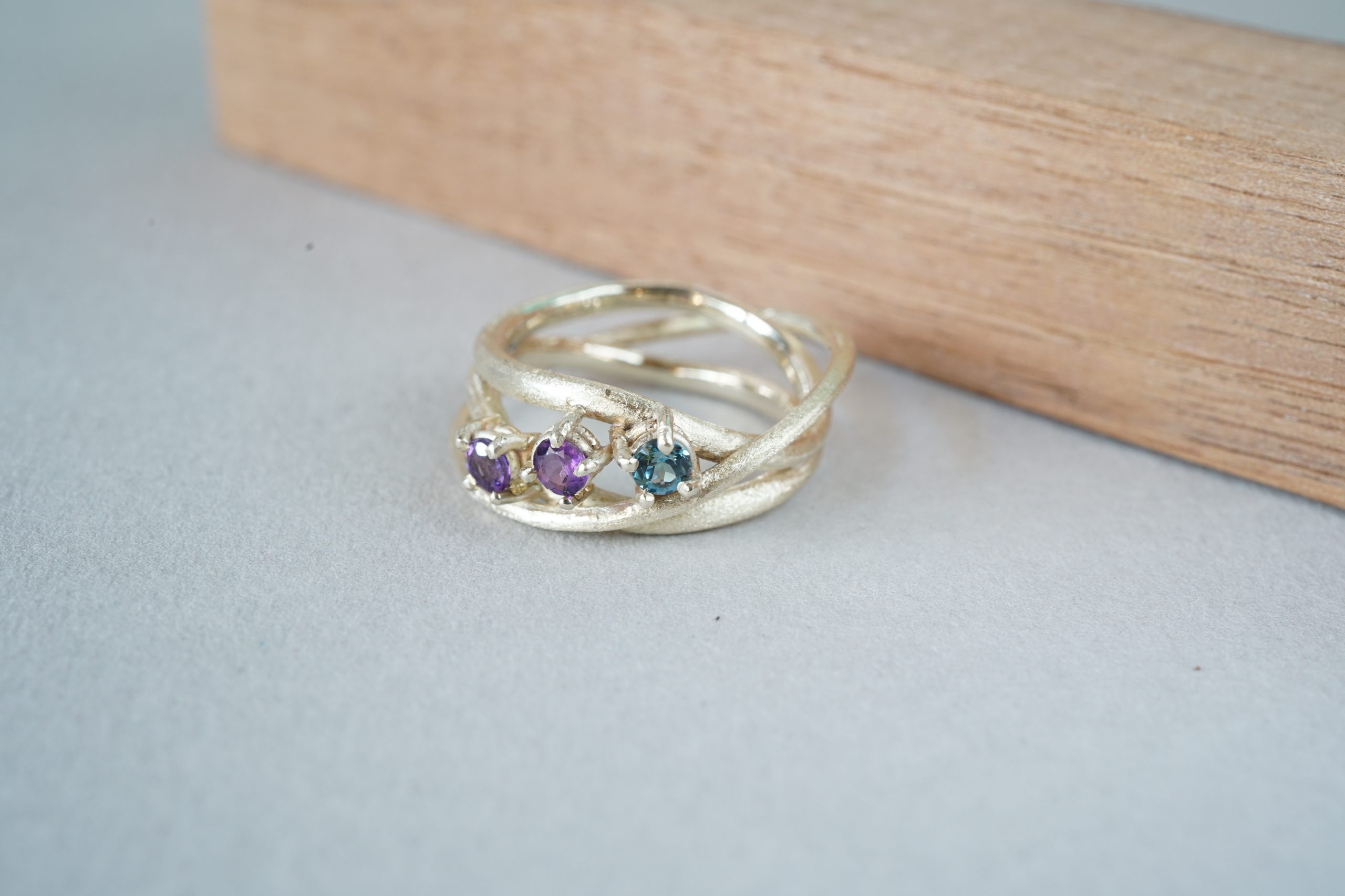 Anillo de pedida en oro blanco reciclado - Imagen 7