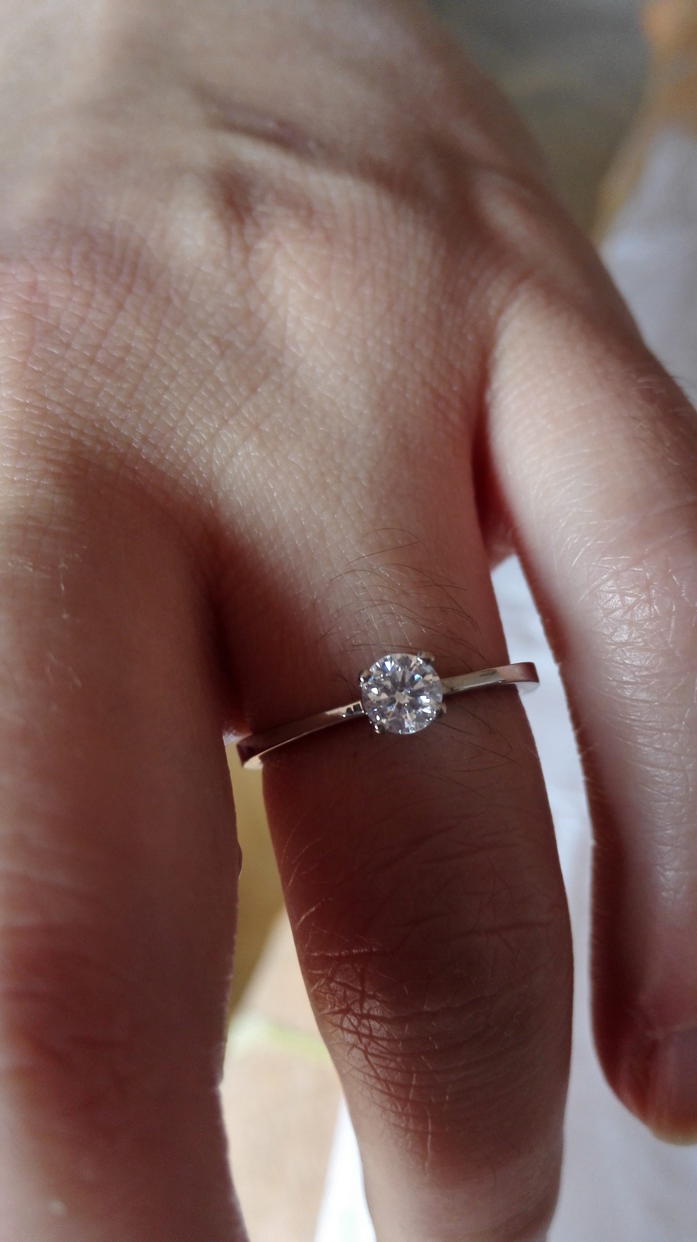Anillo de pedida en oro blanco reciclado - Imagen 8