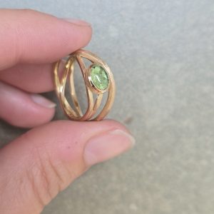 anillo tres brazos oro reciclado