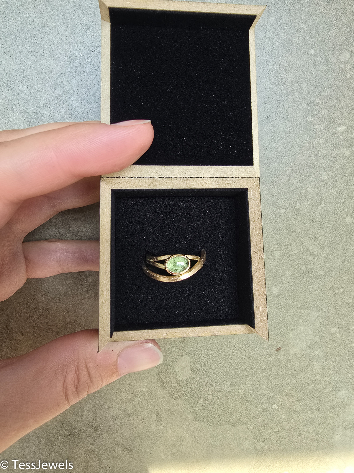 Anillo Horus de oro reciclado con cenizas 29 Anillo Horus de oro reciclado con cenizas - Imagen 15