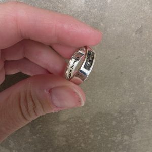 Anillocon cenizas surco