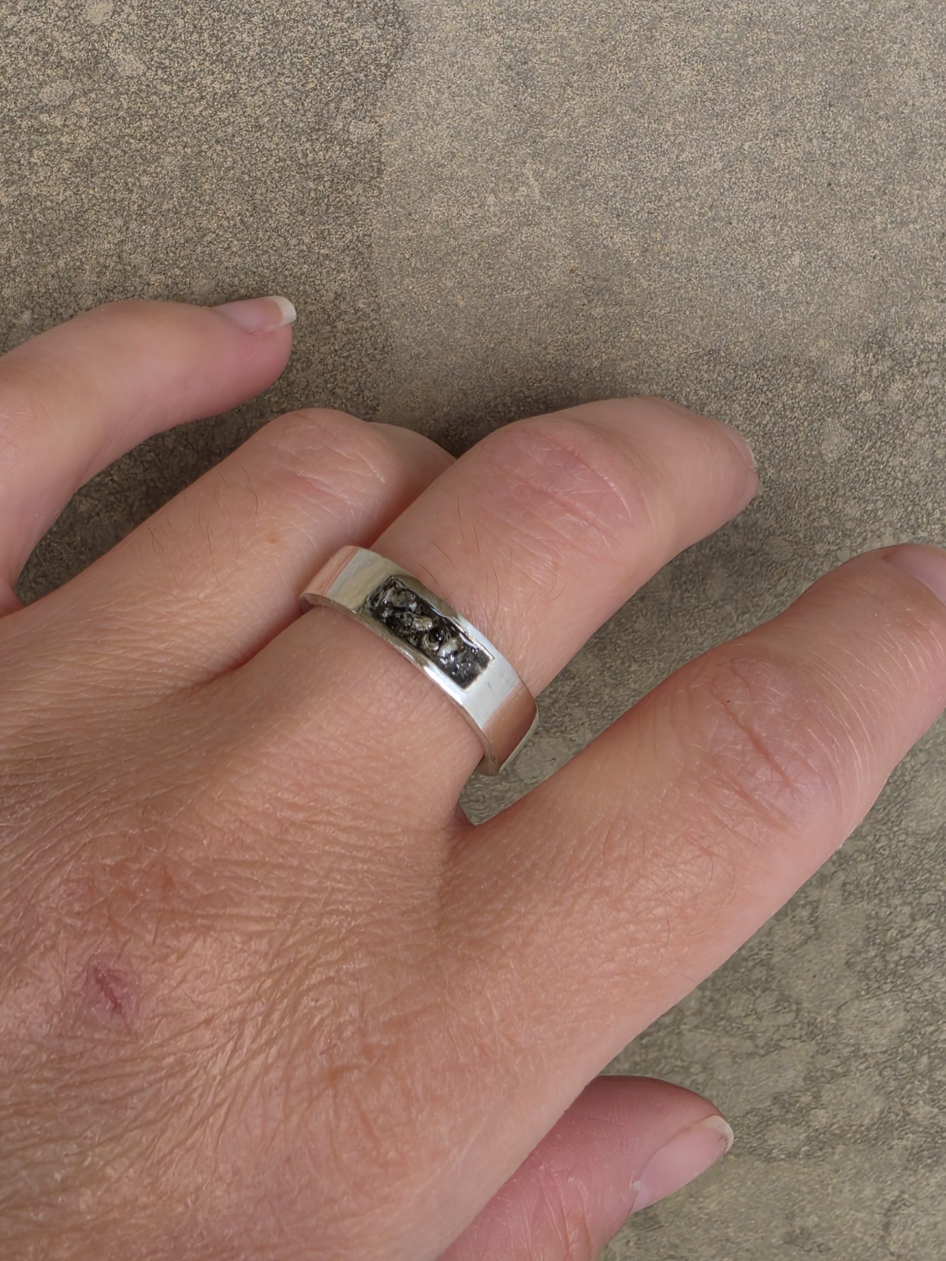 Anillo Surco Superior con cenizas - Imagen 5