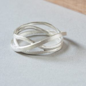 Anillo Etapas de plata de ley 925 con tres bandas superpuestas